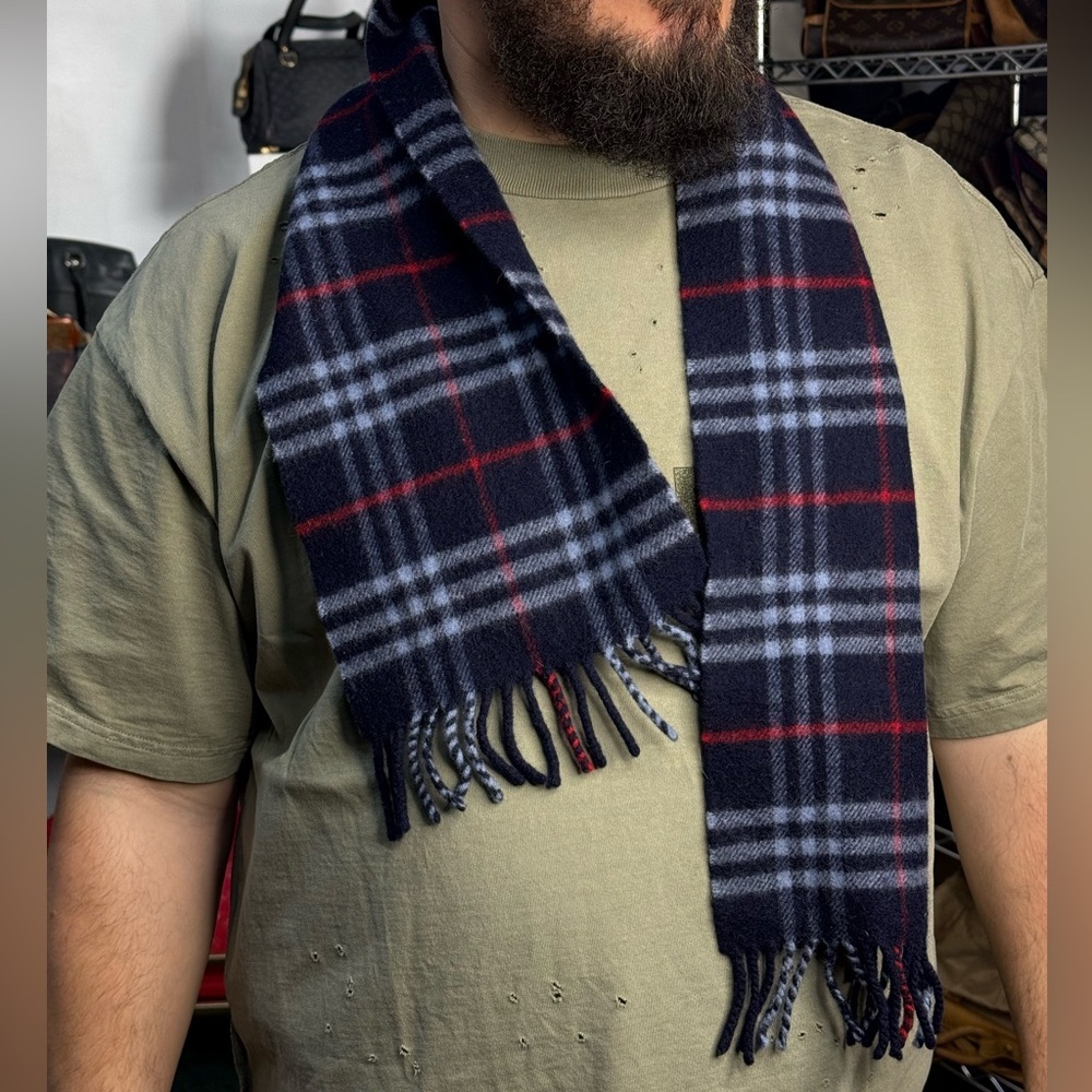 BURBERRY NAVY SCARF